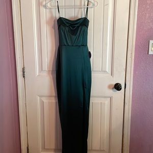 Long emerald green dress NEVER WORN size is XS brand is Windsor.